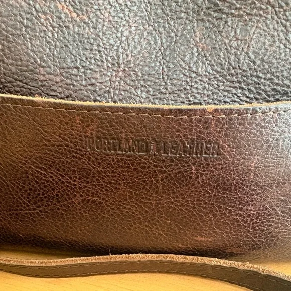 Elegant Dark Brown Crossbody Bag - Picture 2 of 8